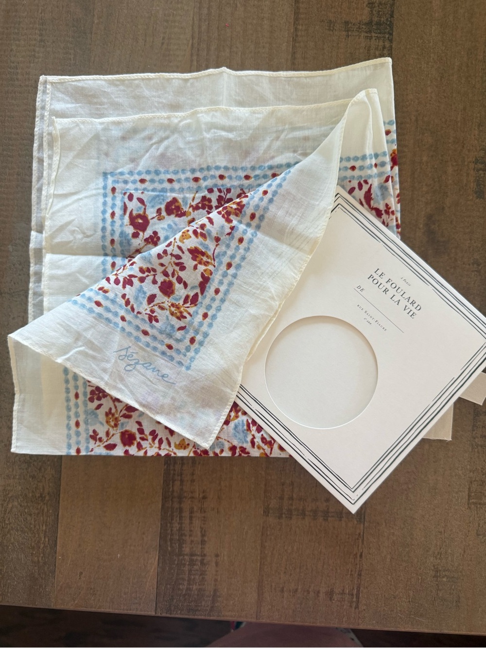 Sézane Floral Print Lightweight Scarf in Red and Light Blue on Cream - Picture 4 of 5